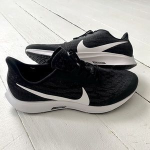 Nike Women’s Zoom Pegasus 36 Flyease 9.5